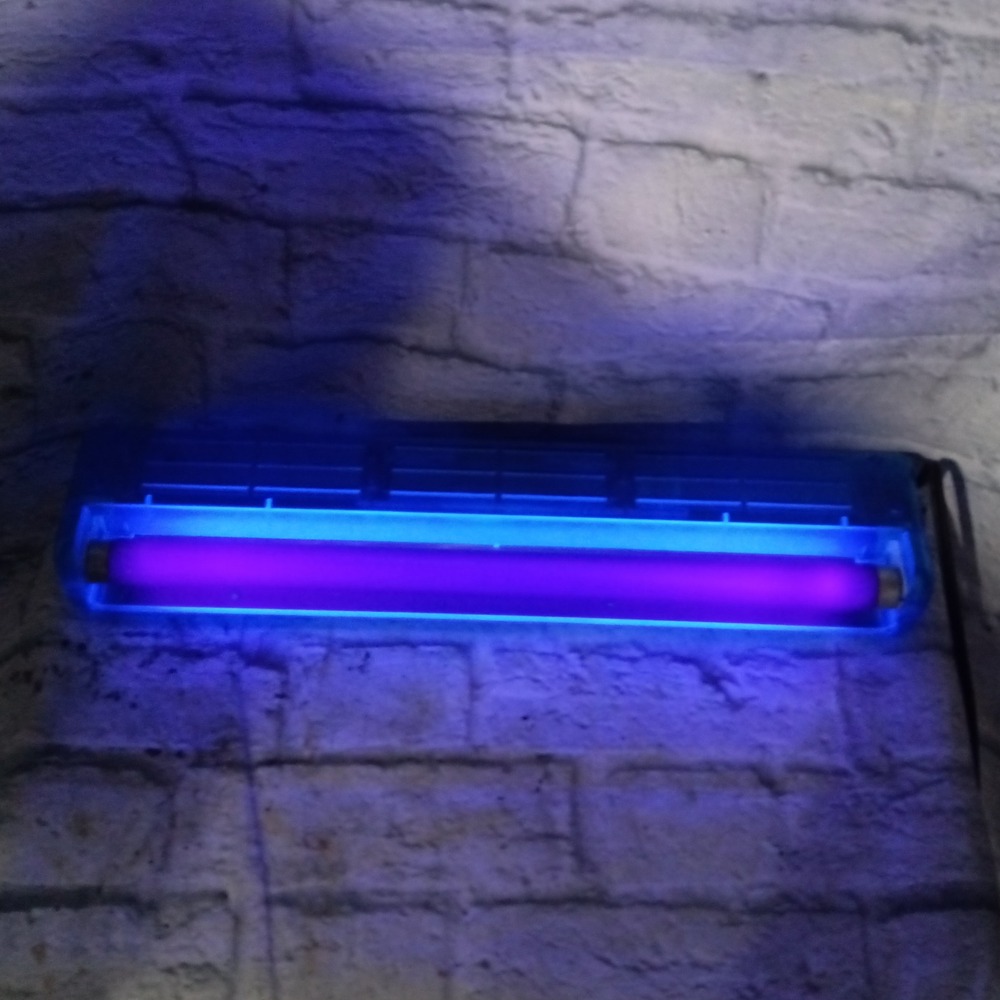 Rabbit Tanaka 98318 Blue Plastic 18 Inch Blacklight Poster Light Fixture 120V